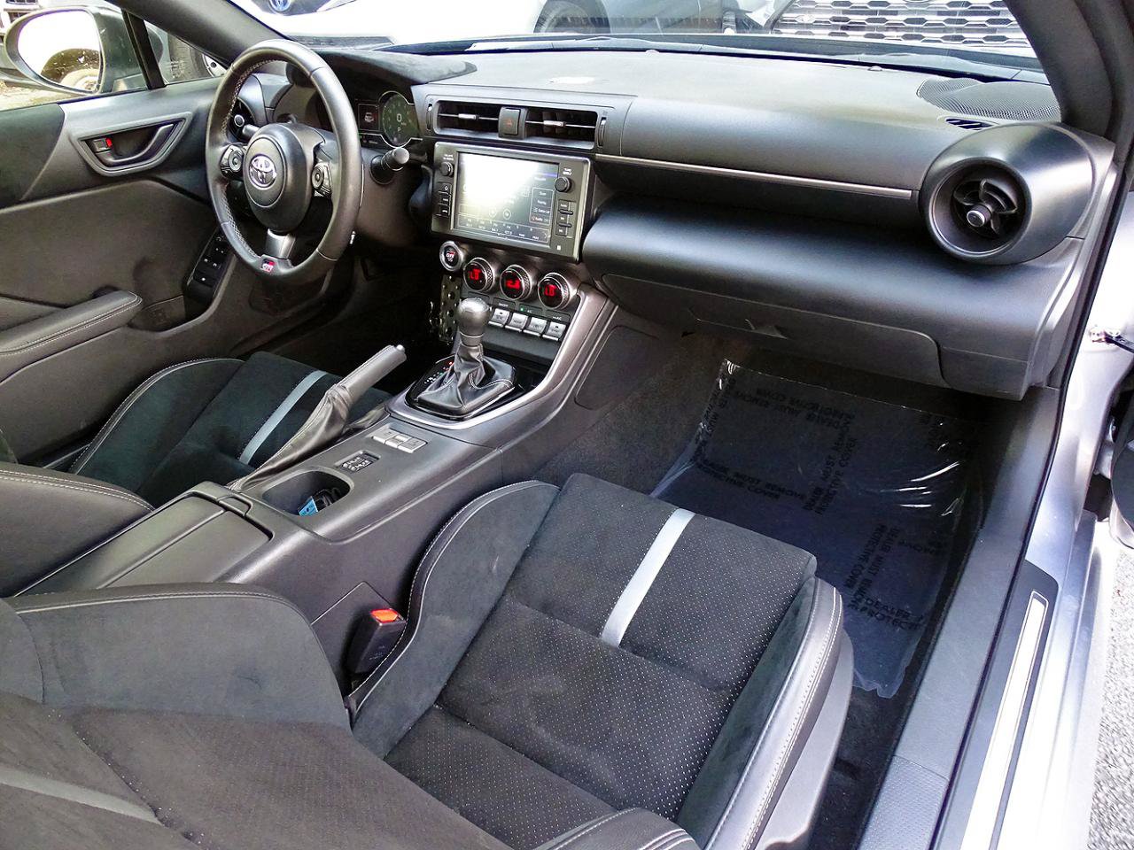 Used 2024 Toyota GR86 Premium RWD image 32
