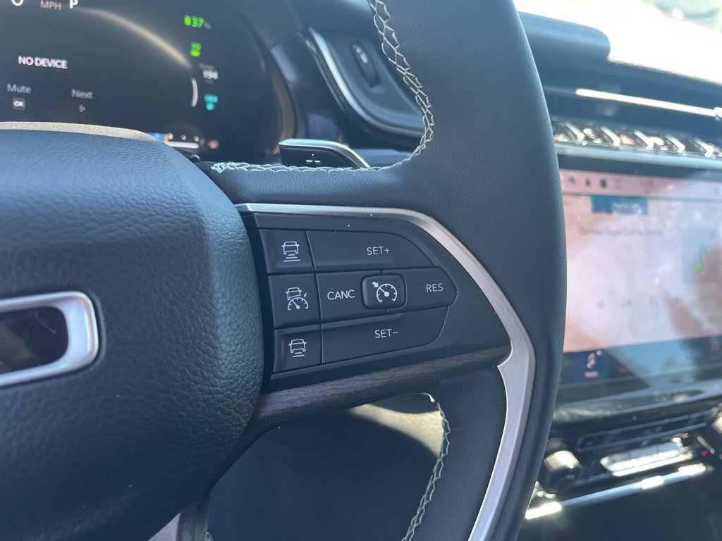 Used 2023 Jeep Grand Cherokee 4WD 4xe image 17