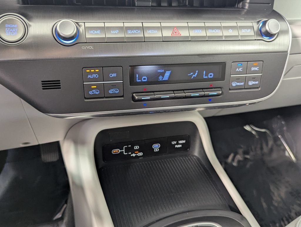 Certified 2025 Hyundai Kona SEL FWD image 22