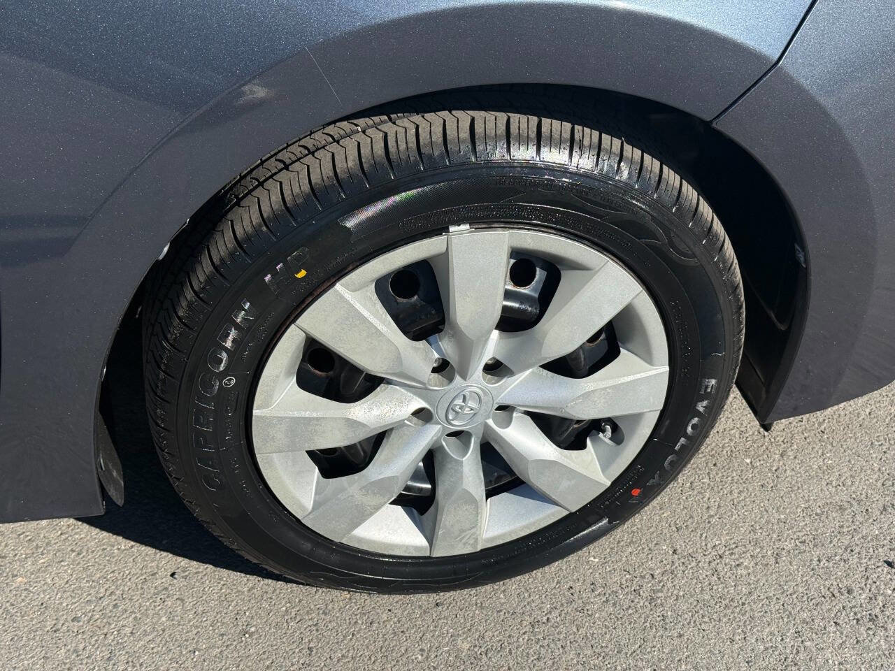 Used 2015 Toyota Corolla LE FWD image 35
