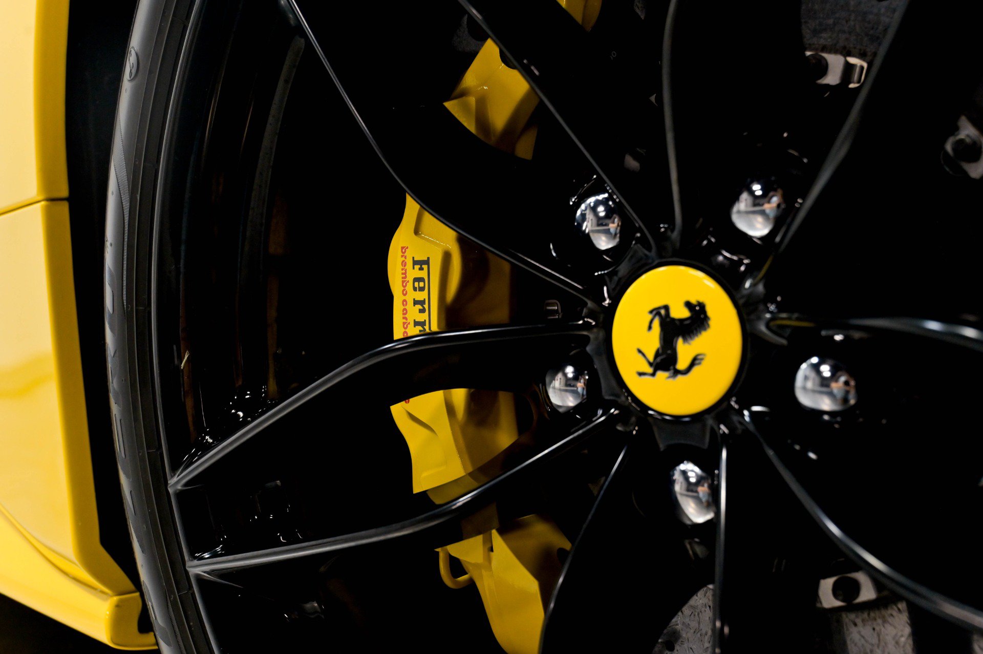 Used 2017 Ferrari 488 Spider RWD image 54