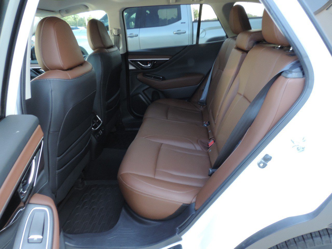 Used 2025 Subaru Outback Touring AWD/4WD image 15