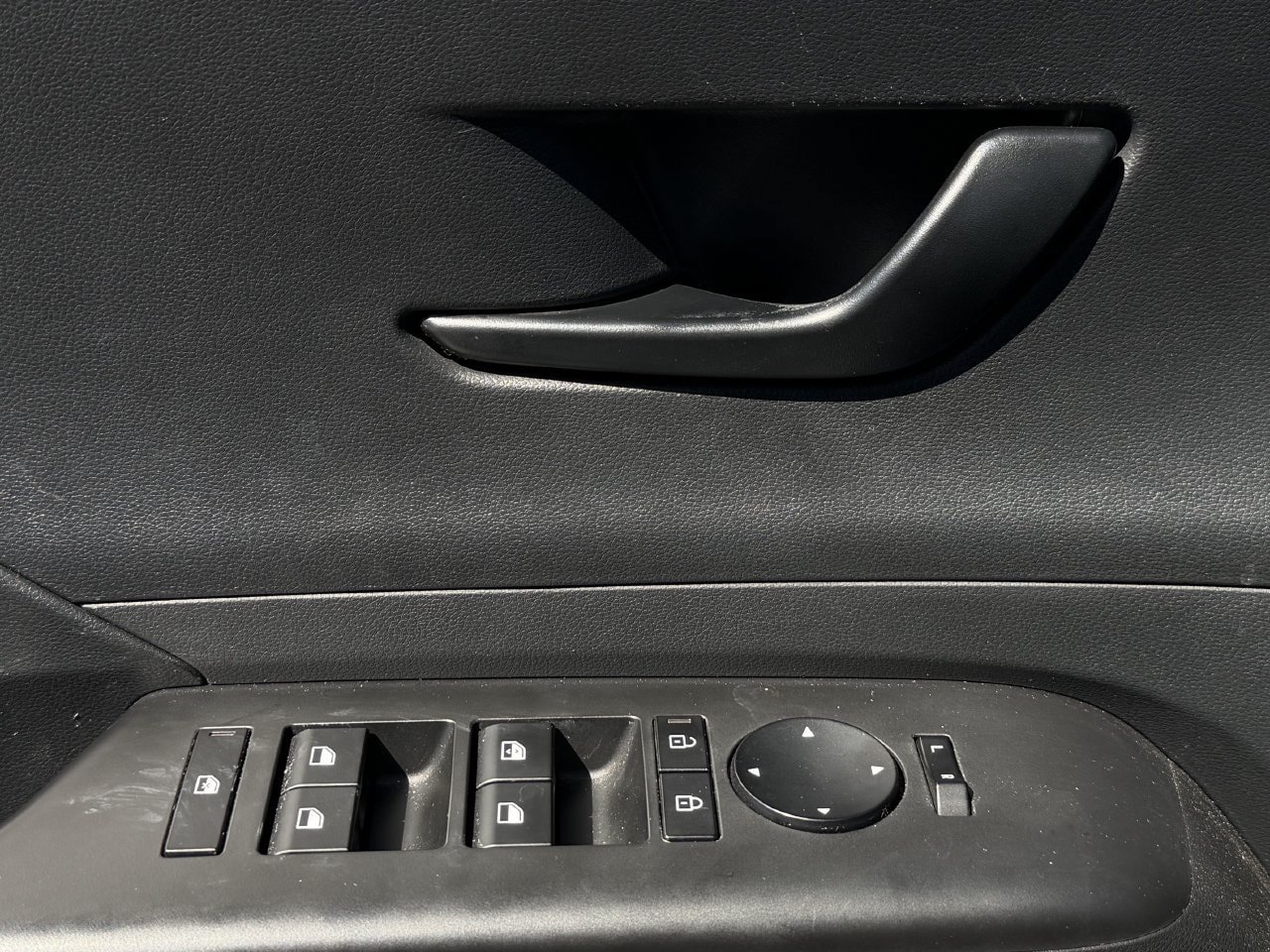 Used 2025 Hyundai Kona SEL FWD image 20