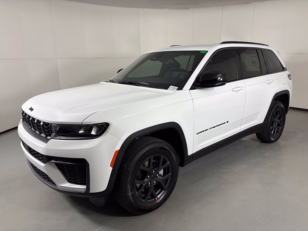 New 2027 Jeep Grand Cherokee Altitude AWD/4WD image 4