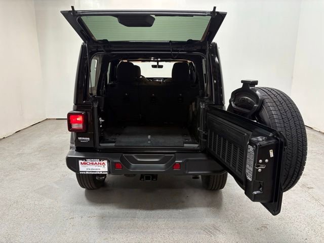 Used 2021 Jeep Wrangler Unlimited Sahara w/ Uconnect 4C Nav & Sound Group image 9