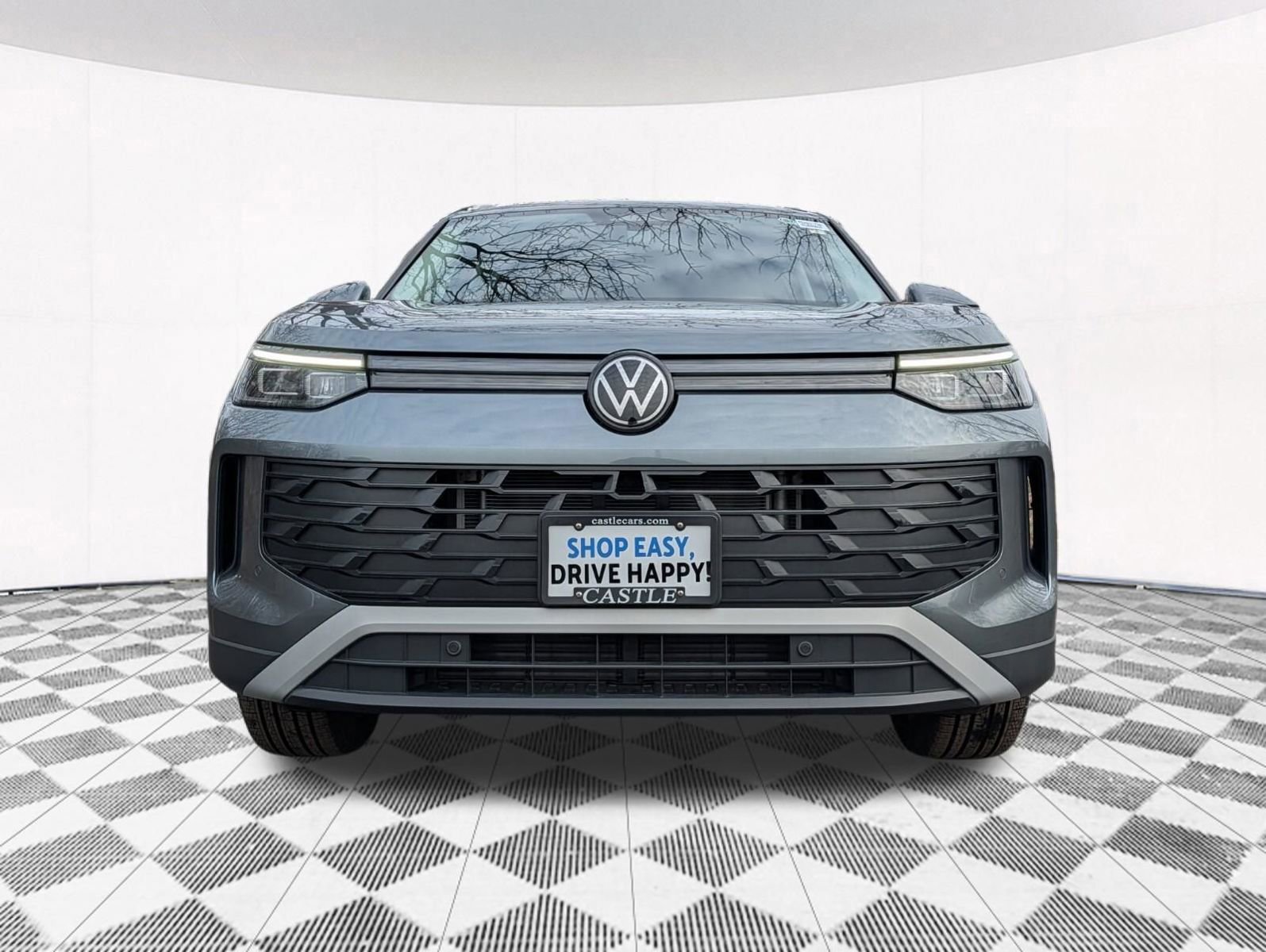 Used 2025 Volkswagen Tiguan SE AWD/4WD image 15