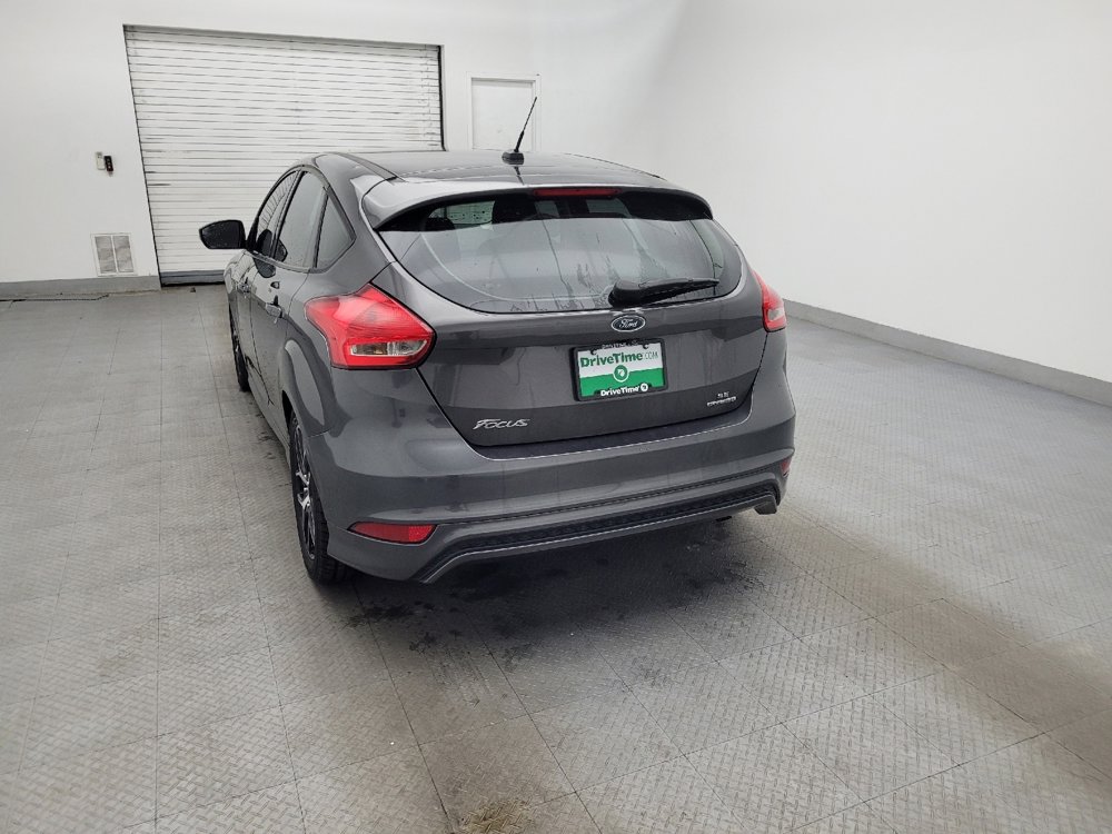 Used 2015 Ford Focus SE w/ SE Sport Package image 6