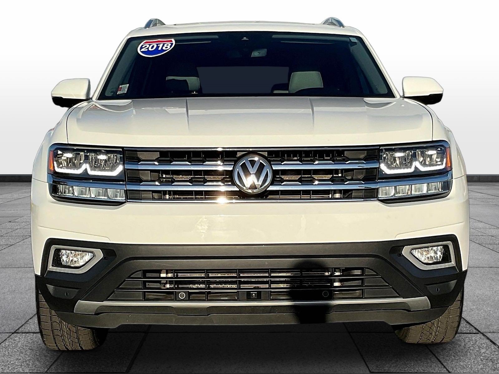Used 2018 Volkswagen Atlas SEL Premium AWD/4WD image 2