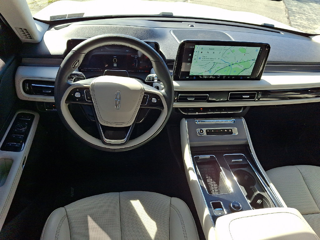 Used 2025 Lincoln Aviator AWD image 14