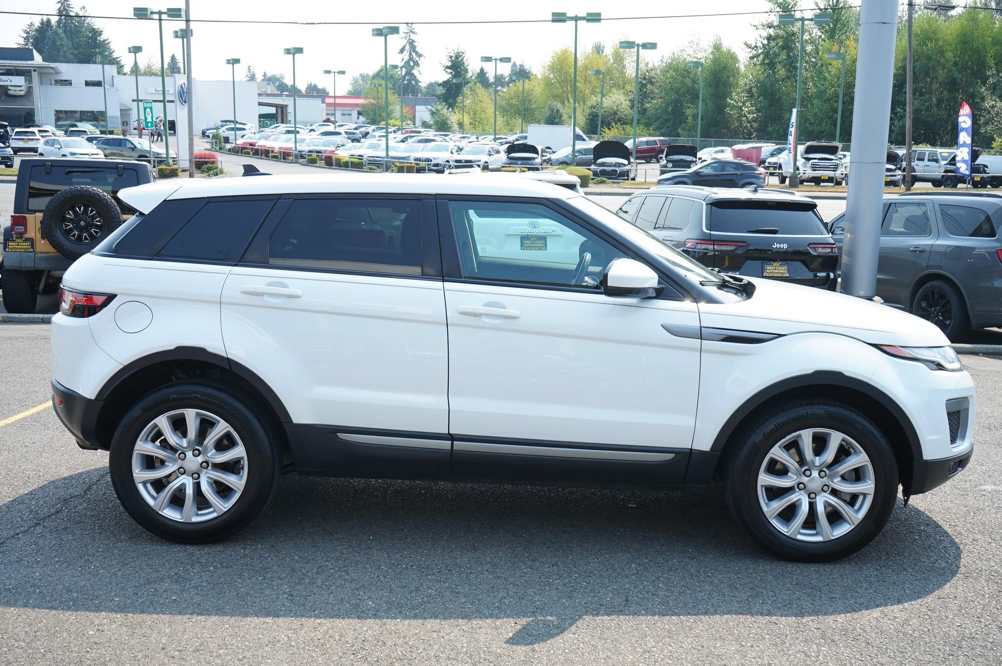 Used 2016 Land Rover Range Rover Evoque SE AWD/4WD image 6
