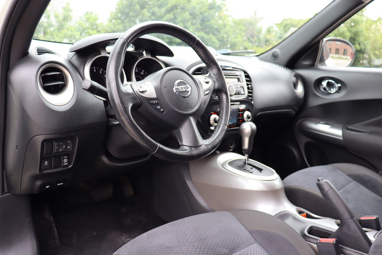 Used 2011 Nissan Juke SV AWD/4WD image 10