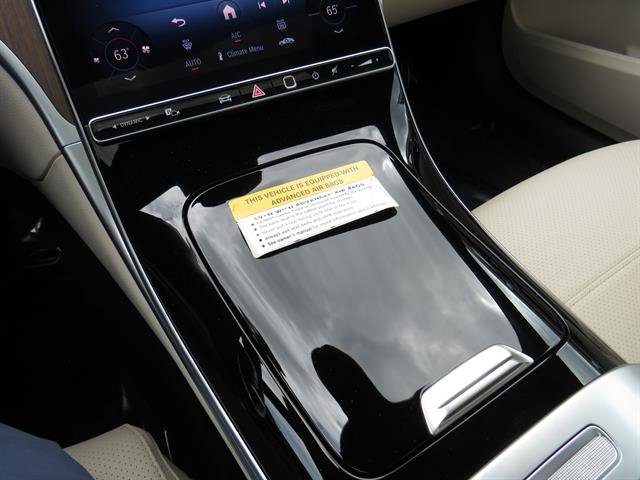 Certified 2025 Mercedes-Benz C 300 4MATIC Sedan image 17