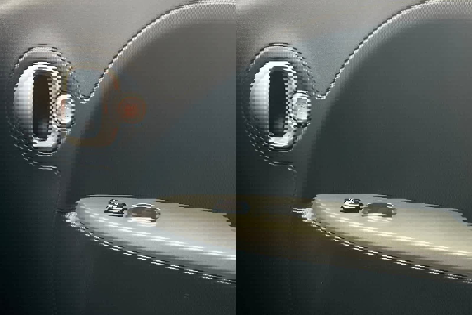 Used 2016 Mitsubishi i ES image 20