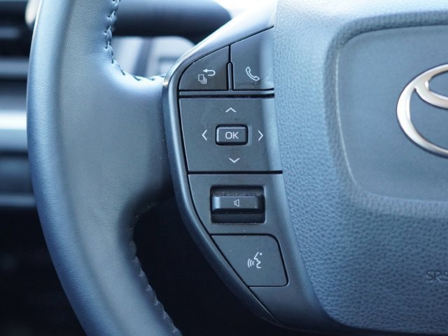 Used 2025 Toyota Prius LE FWD image 19
