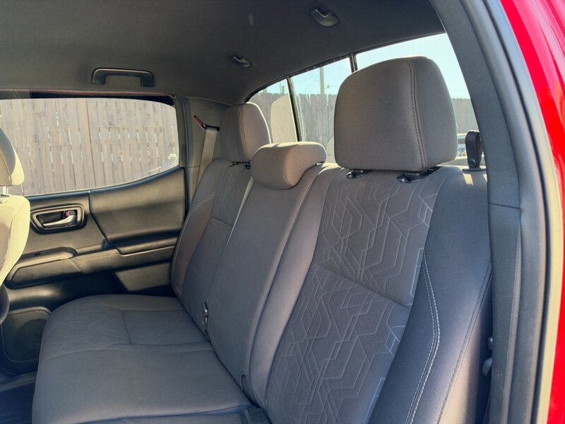 Used 2017 Toyota Tacoma TRD Off-Road AWD/4WD image 22