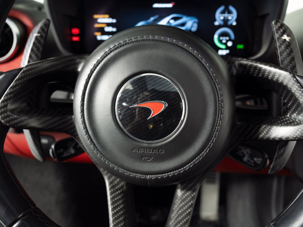 Used 2017 McLaren 570S RWD image 16