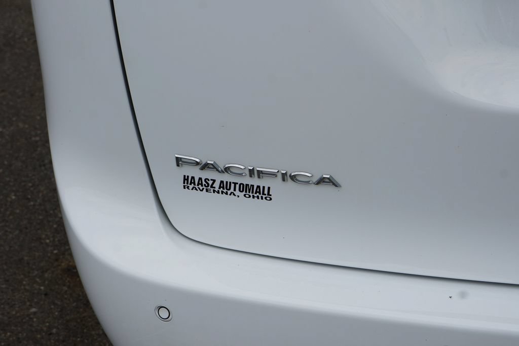 Used 2025 Chrysler Pacifica Select FWD image 7