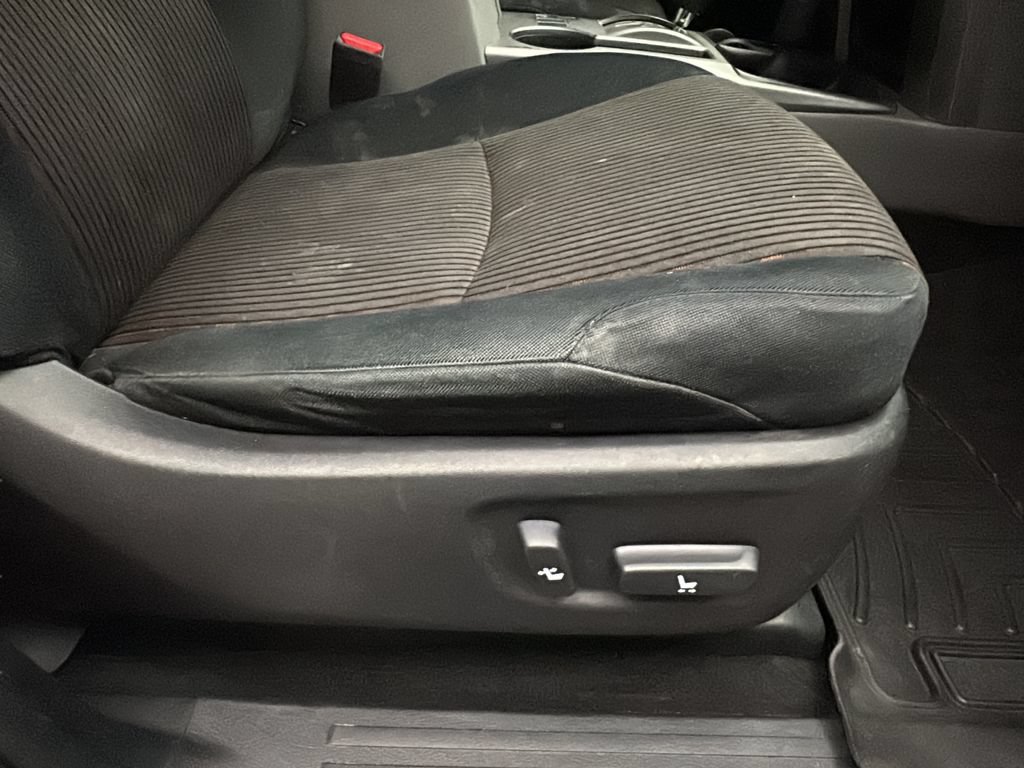 Used 2012 Toyota 4Runner SR5 AWD/4WD image 18