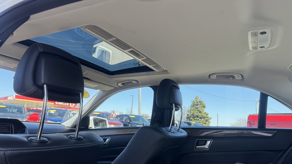 Used 2014 Mercedes-Benz E 350 4MATIC Sedan image 24