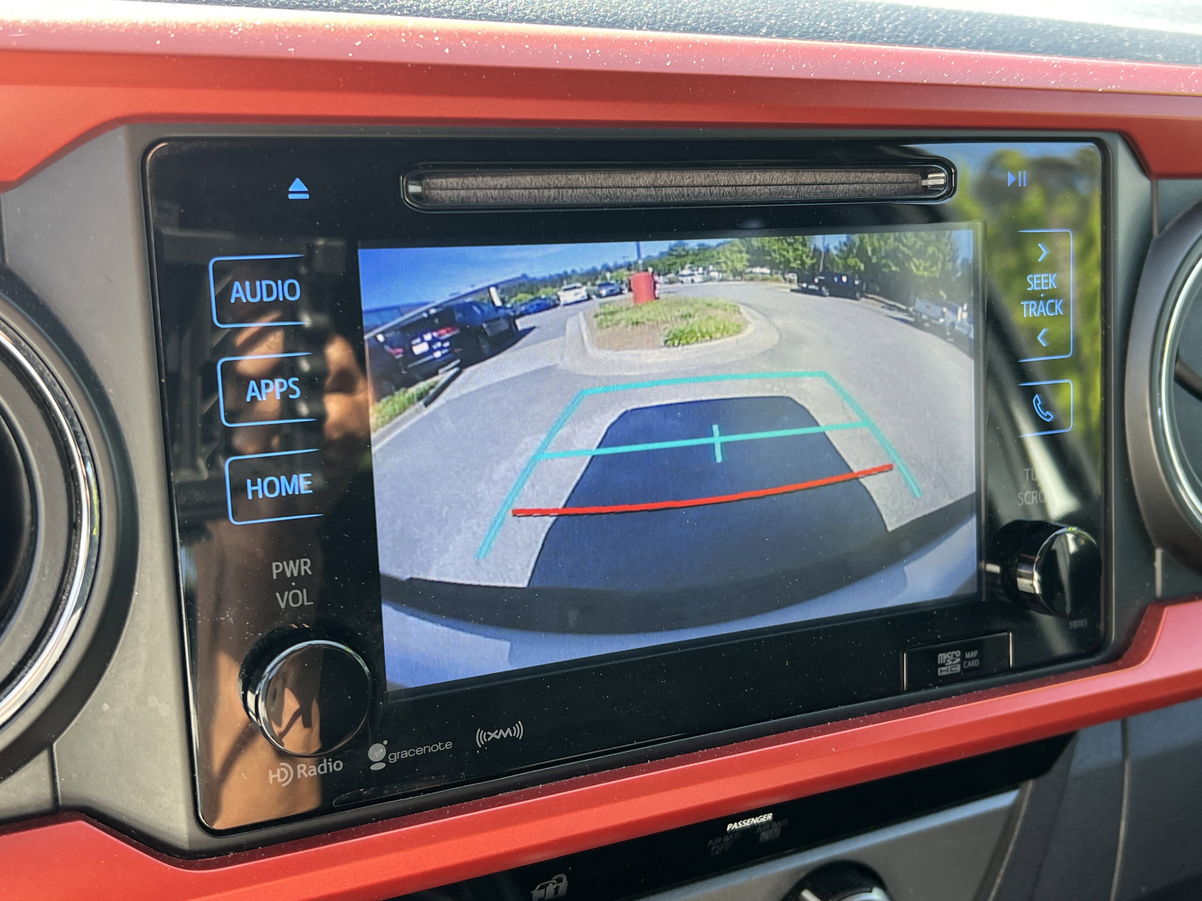 Used 2017 Toyota Tacoma TRD Sport w/ Tow Package image 7