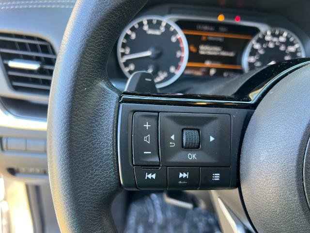 Used 2023 Nissan Rogue SV image 13