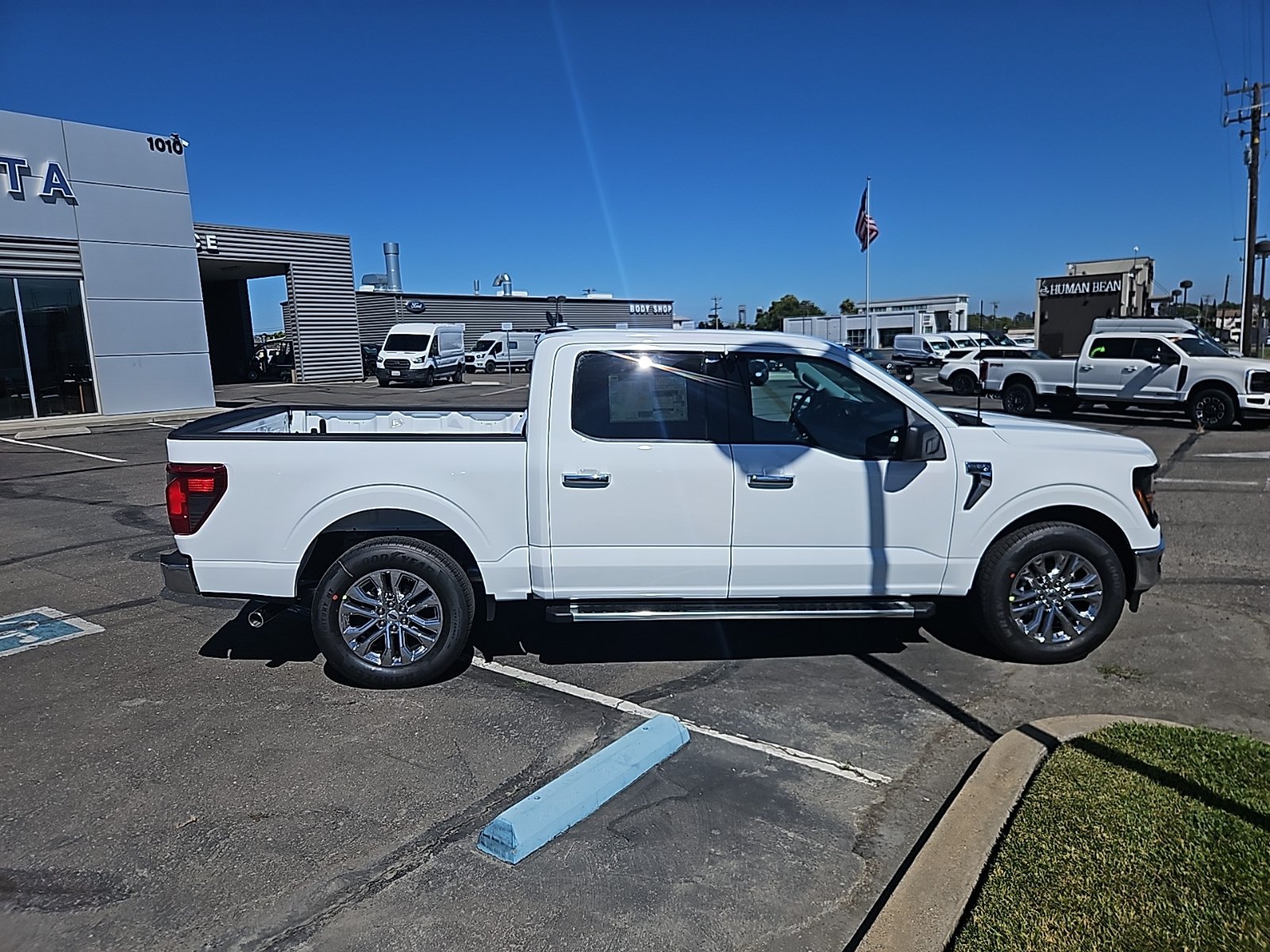 New 2026 Ford F150 XLT w/ XLT Chrome Appearance Package RWD image 7