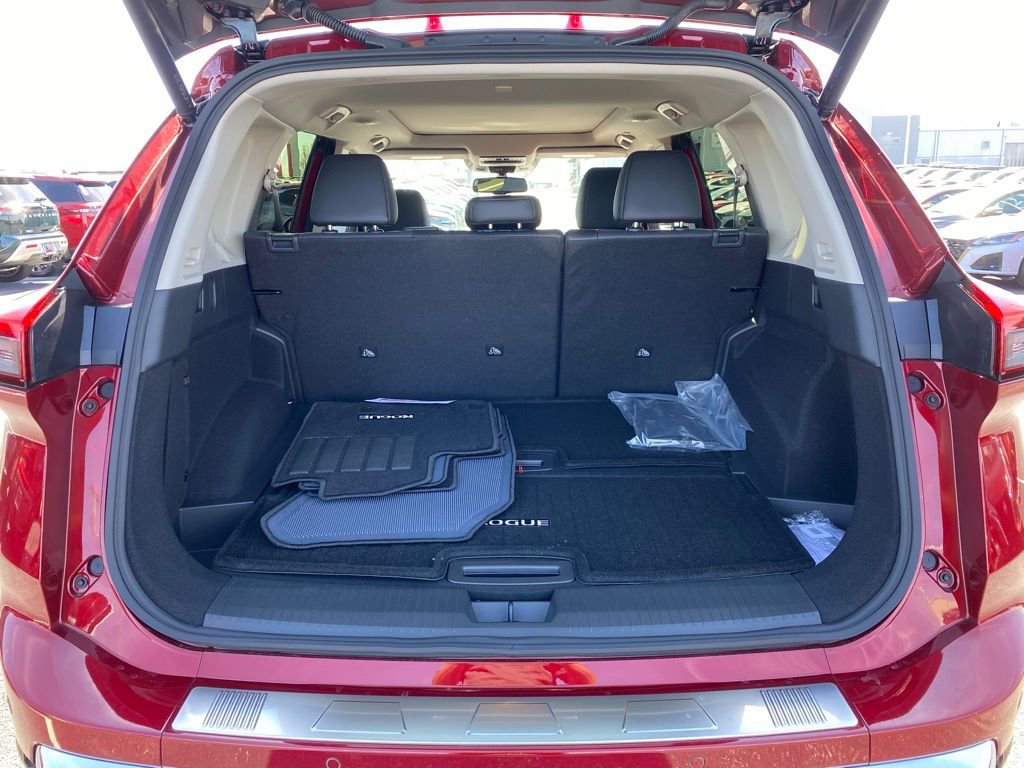 New 2025 Nissan Rogue Platinum w/ Tech Package image 38
