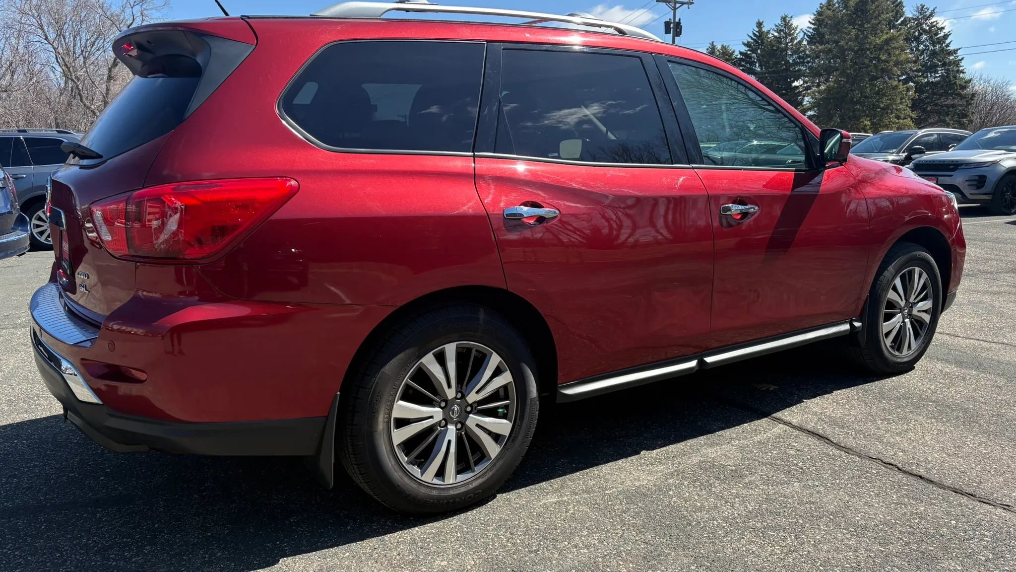 Used 2017 Nissan Pathfinder SL w/ Trailer Tow Package image 9