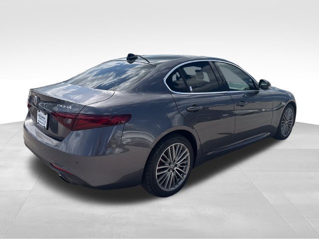 Used 2018 Alfa Romeo Giulia Ti w/ Quick Order Package 22X Lusso AWD/4WD image 5