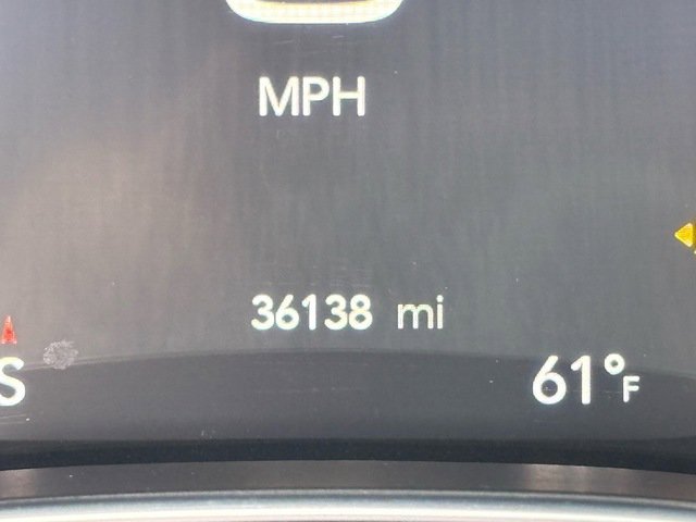 Used 2022 Chrysler Pacifica Limited w/ Uconnect Theater Family Group image 22