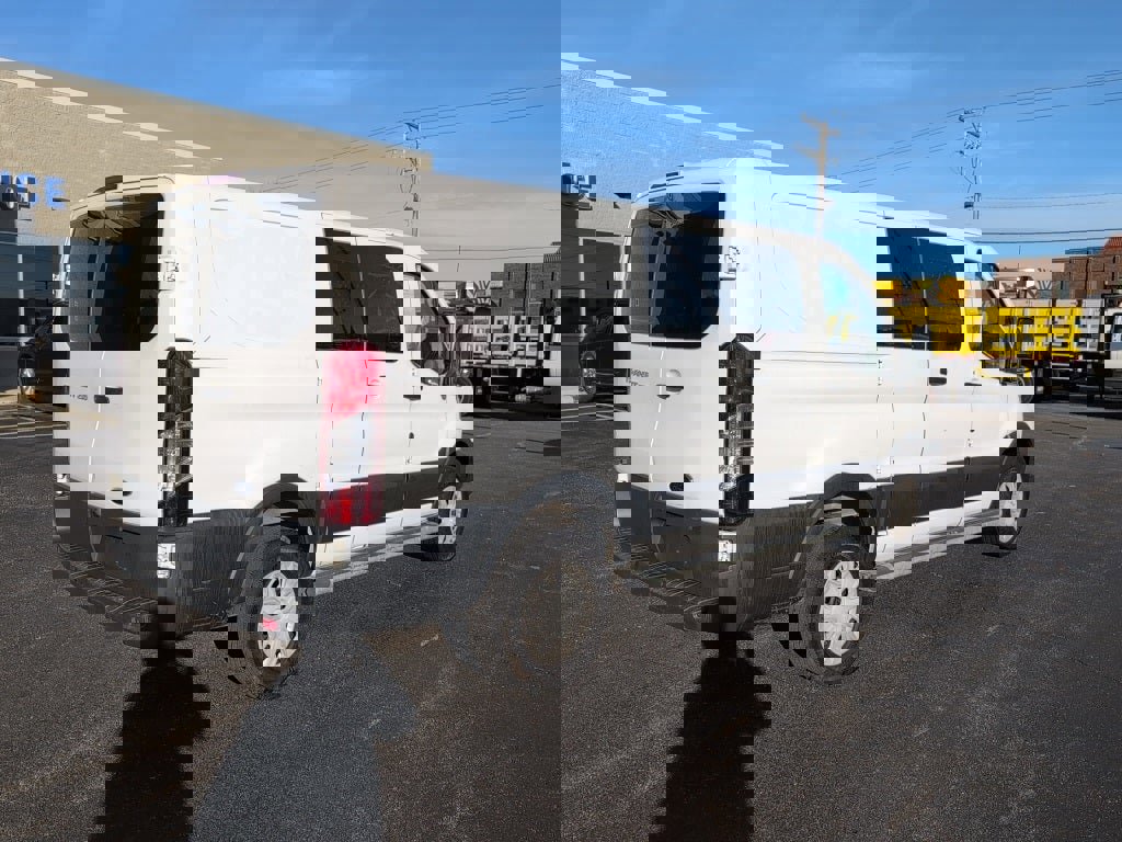 Used 2018 Ford Transit 250 130 Low Roof w/ Exterior Upgrade Package image 4