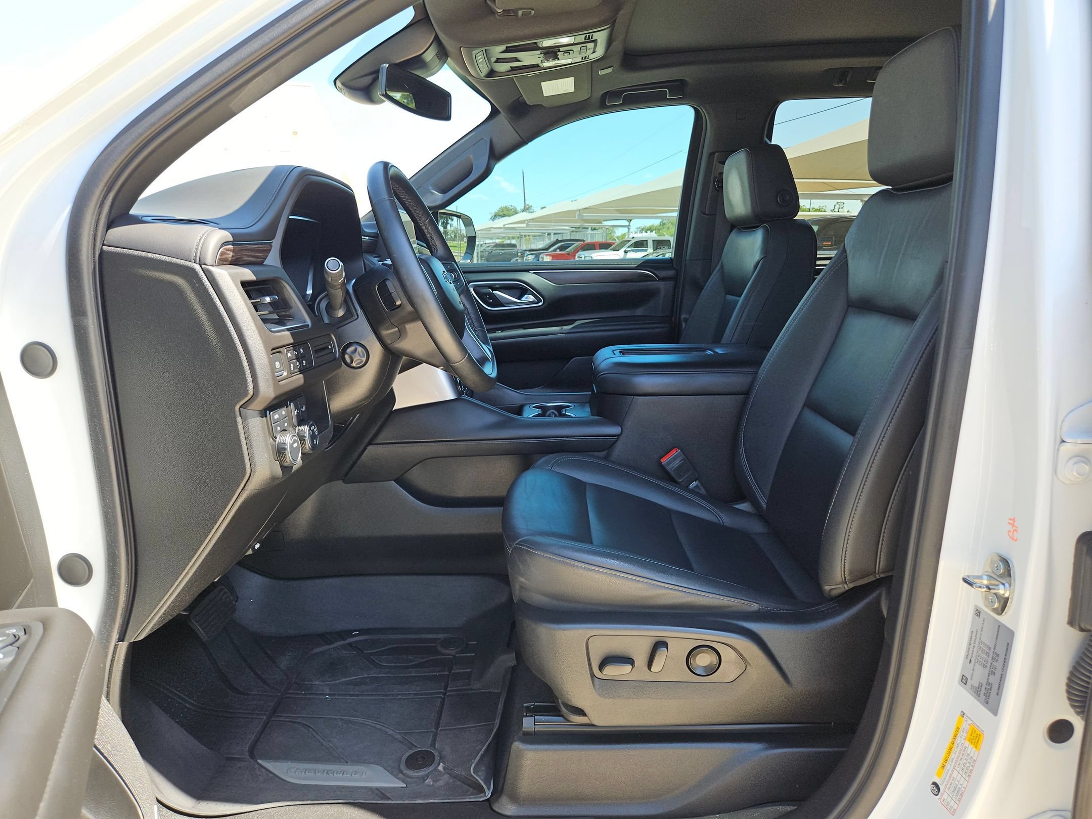 Certified 2024 Chevrolet Tahoe Z71 w/ Luxury Package AWD/4WD image 9