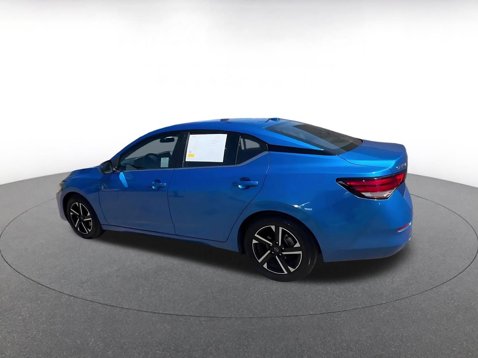 Used 2025 Nissan Sentra SV FWD image 10