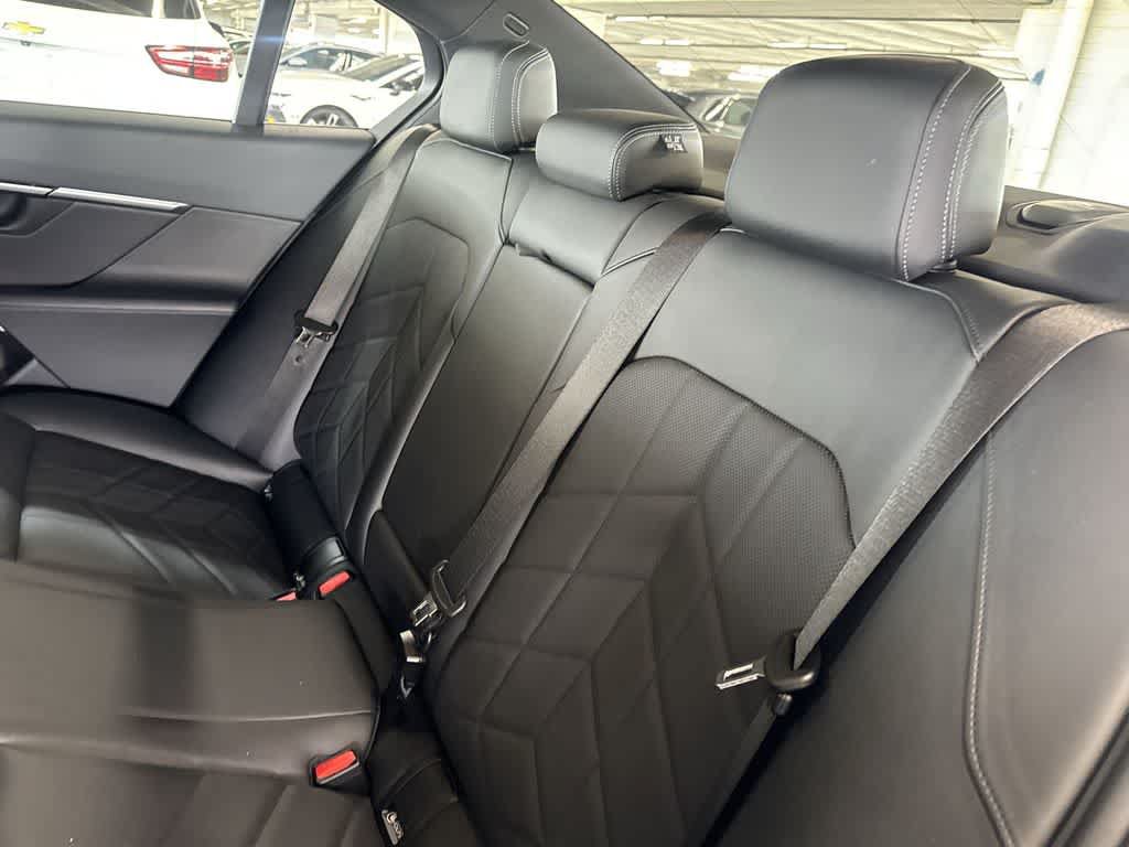 Used 2024 BMW 540i xDrive AWD/4WD image 21