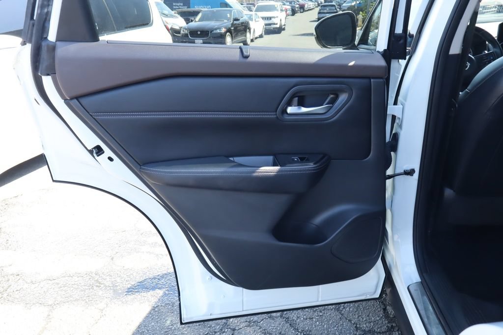 Used 2023 Nissan Rogue SL w/ SL Premium Package FWD image 33