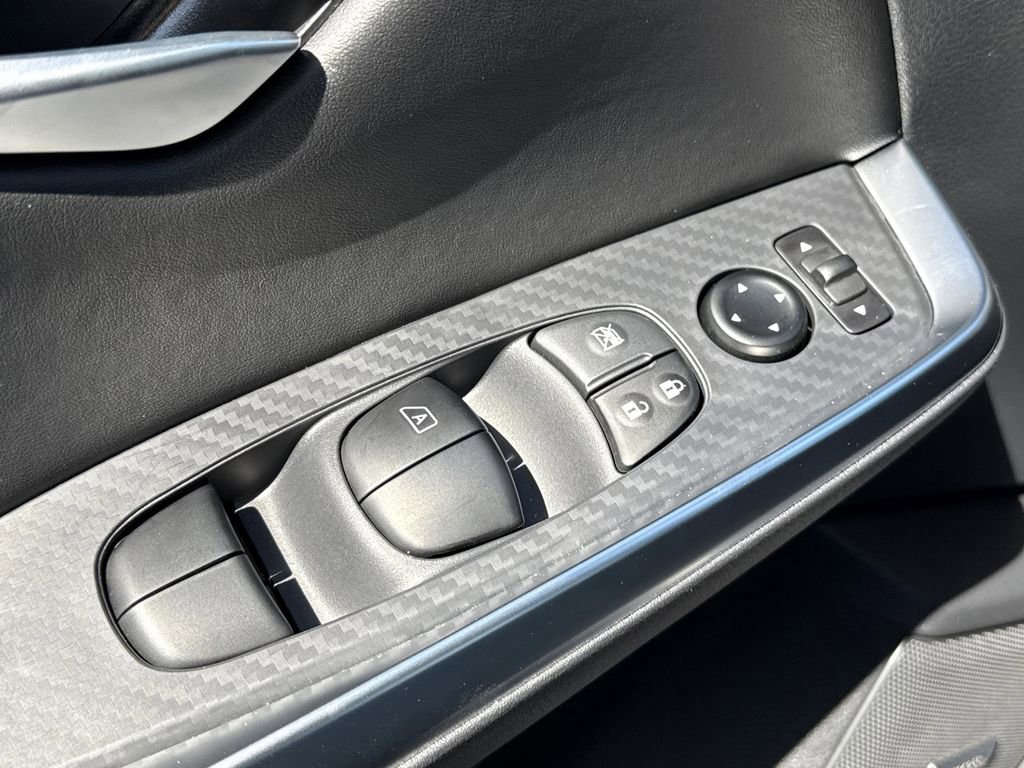 Certified 2025 Nissan Sentra SR w/ SR Premium Package image 25