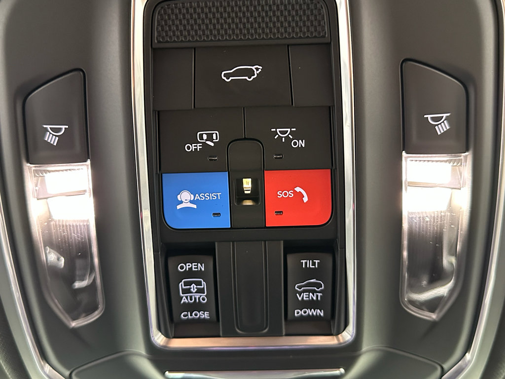 New 2025 Jeep Grand Cherokee Altitude AWD/4WD image 22