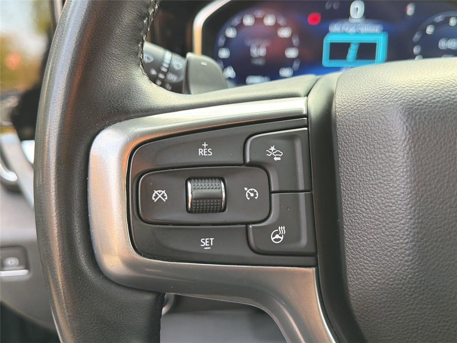 Used 2023 Chevrolet Silverado 1500 RST AWD/4WD image 16