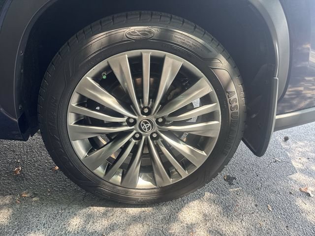 Used 2022 Toyota Highlander Platinum AWD/4WD image 37