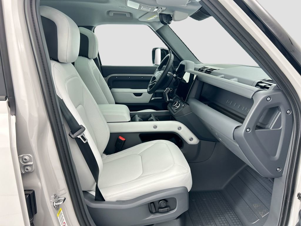 New 2026 Land Rover Defender 110 X-Dynamic SE AWD/4WD image 19