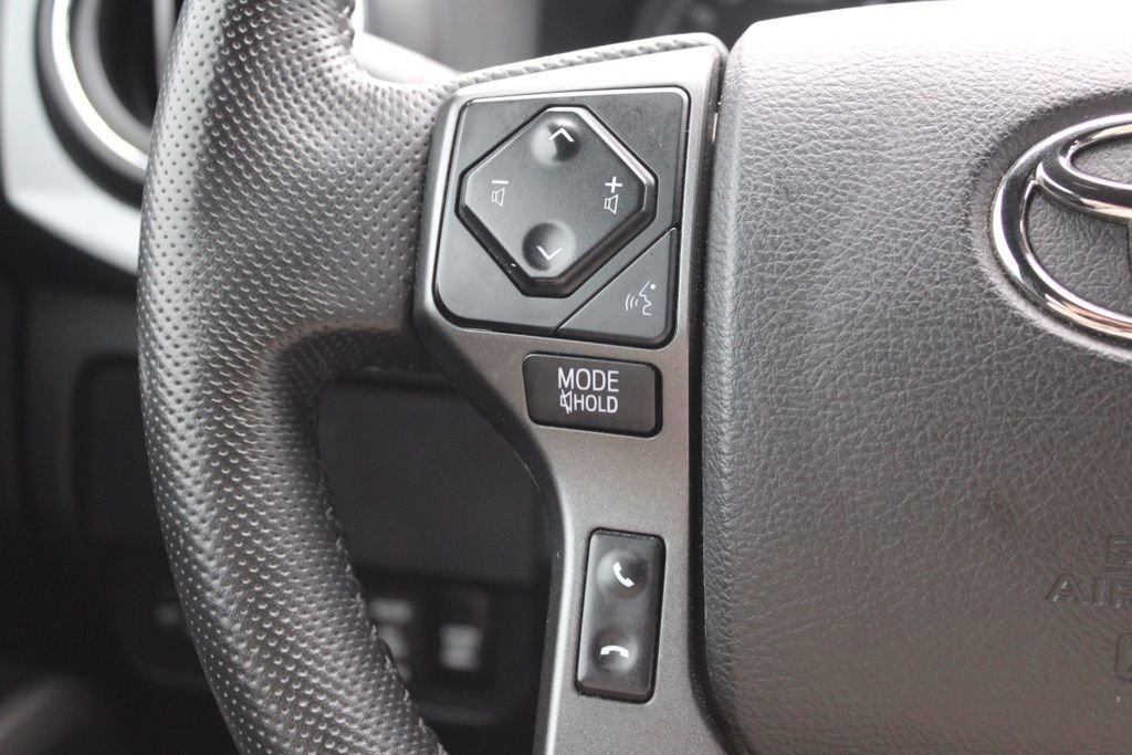 Used 2022 Toyota Tacoma TRD Off-Road image 27