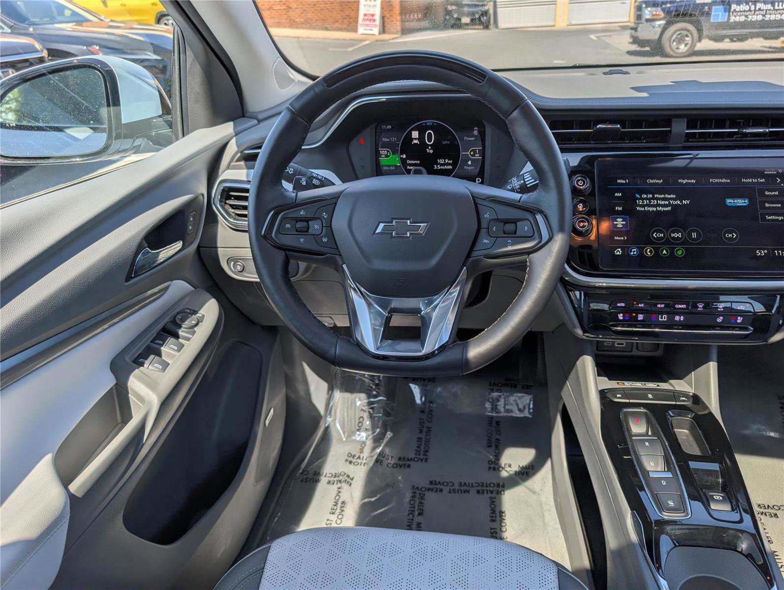 Used 2023 Chevrolet Bolt EUV Premier w/ Sun & Sound Package FWD image 16