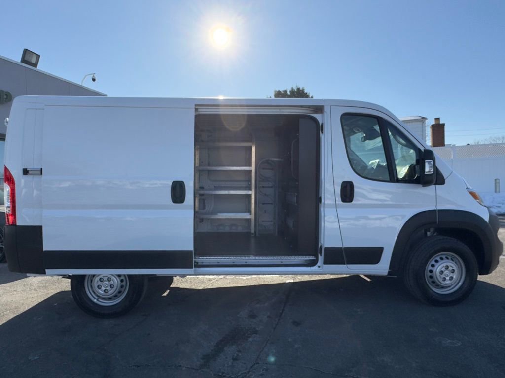 Used 2025 RAM ProMaster 2500 w/ Premium Convenience Group FWD image 10