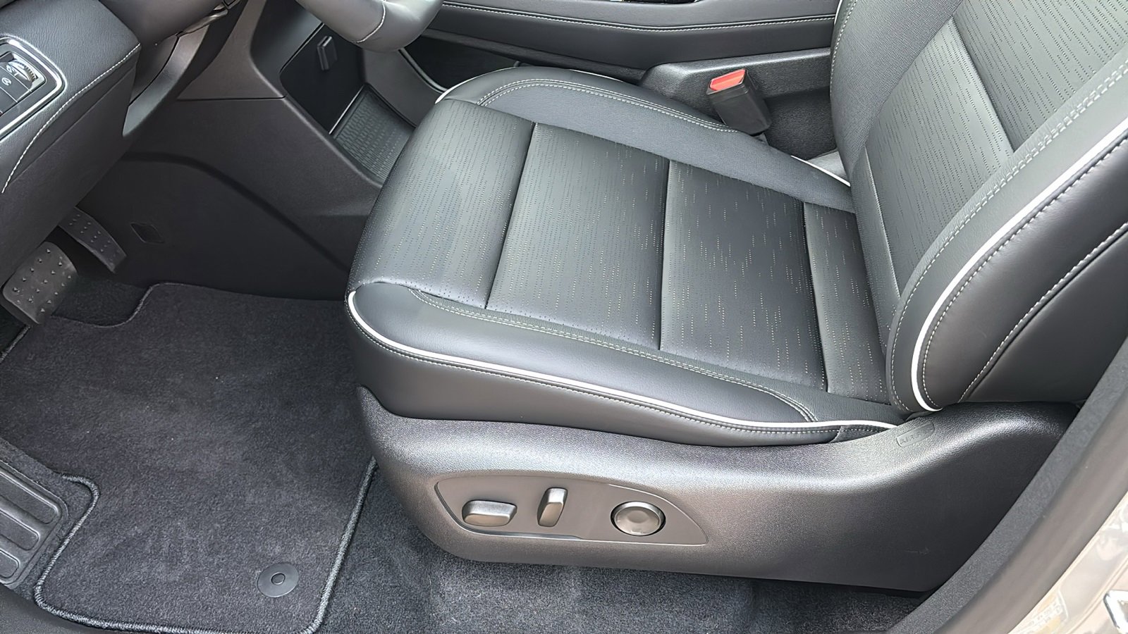 New 2026 Buick Enclave Sport Touring w/ Power Package image 23