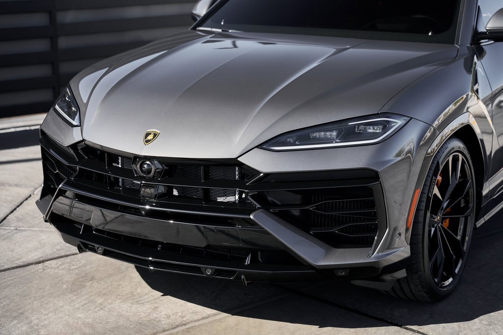 Used 2025 Lamborghini Urus SE image 6