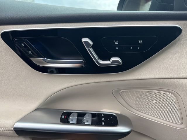 Used 2025 Mercedes-Benz C 300 4MATIC Sedan image 24