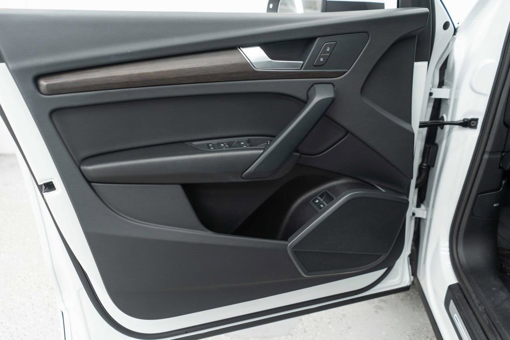 Used 2025 Audi Q5 e Premium image 14