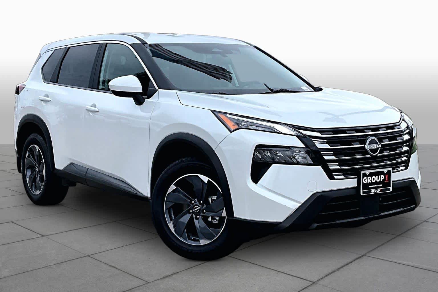 Certified 2025 Nissan Rogue SV FWD image 3
