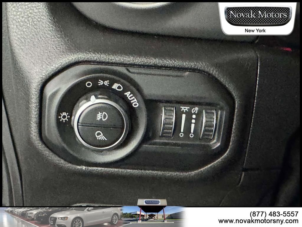 Used 2021 Jeep Gladiator Willys image 16