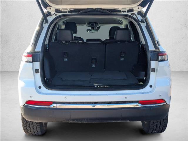 Used 2023 Jeep Grand Cherokee Limited image 6